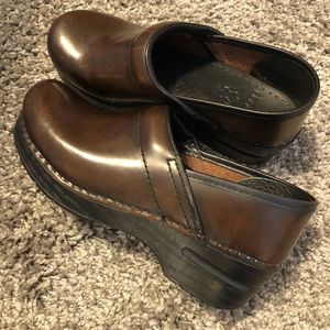Dansko brown clogs